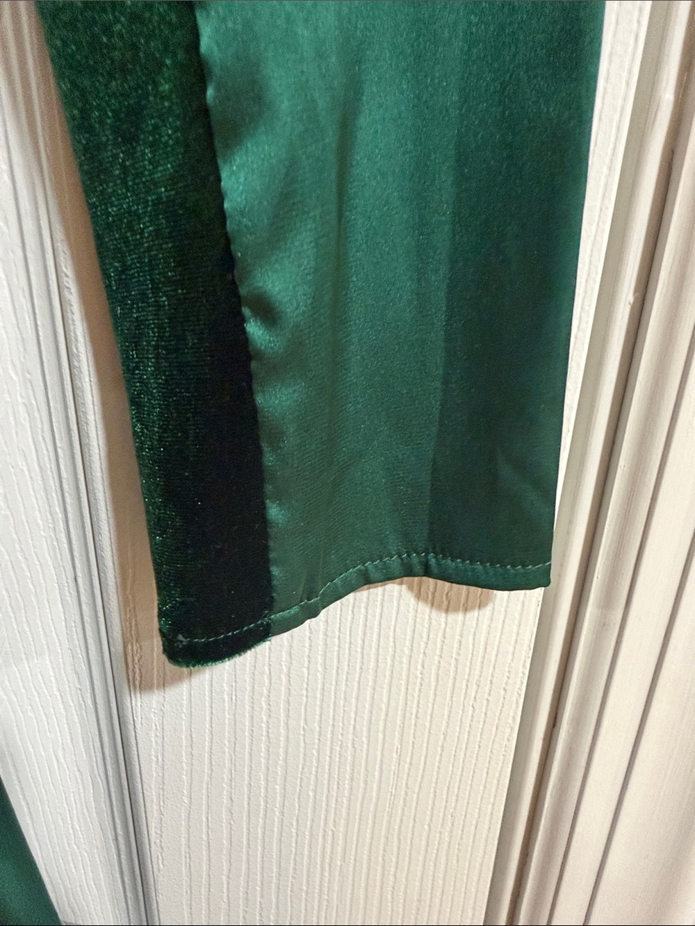 NWT Mac Duggal Emerald Green Long Sleeve Ruched Satin Gown 2 - Picture 6 of 9